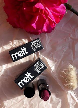 Melt cosmetics ultra matte lipstick матова помада dark room