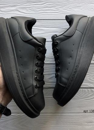 Мужские кроссовки черные