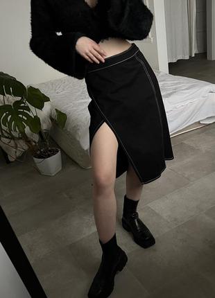 Чорна асиметрична юбка weekday