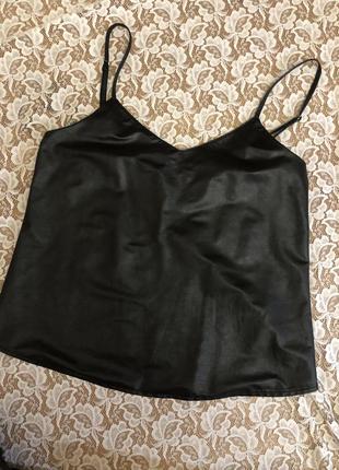 Чёрный комплект из эко кожи, юбка и майка.3 фото