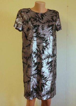 Вечірнє плаття в сріблясті паєтки