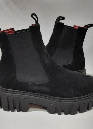 Зимові чоботи жіночі з натурального замша на хутрі теплі чорні6 фото