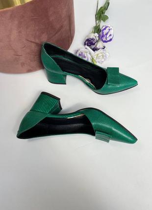 Праздничные шикарные туфли лодочки женские изумрудные натуральная кожа1 фото