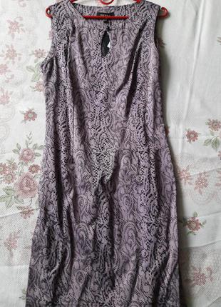 Сукня без рукавів по фігурі виріз крапелька на корпоратив