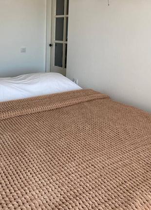 Теплый плед, который согреет вас холодными вечерами на кровать