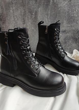 Женские зимние ботинки черные