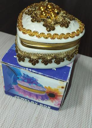 Шкатулка для прикрас