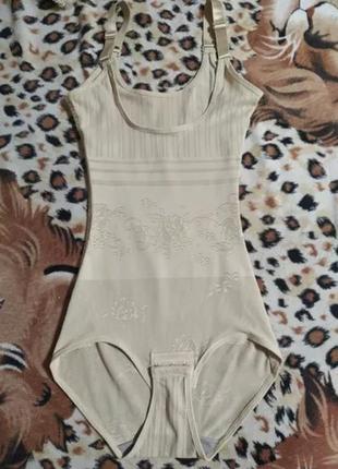 Утягивающее и корректирующее белье, боди