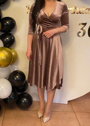 Бархатное нарядное платье
