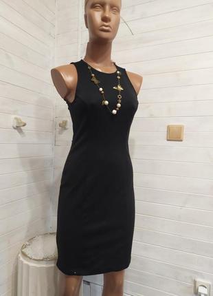 Маленькое черное платье с открытой спинкой + бусы в подарок