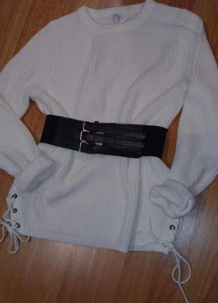 Белый свитер кофта со шнуровкой оверсайз1 фото