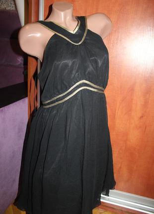 Платье черное вечернее с золотыми вставками нарядное1 фото