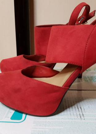 Туфли  красные new look