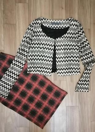 Дуже ніжне, красиве, в'язане болеро.