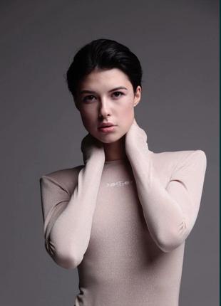 Трикотажне боді з обьемными плечима