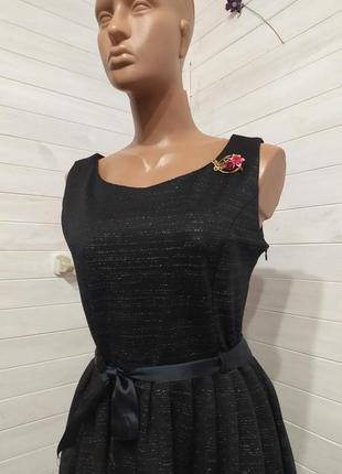 Шикарное вечернее платье с английской розочкой-брошью в подарок