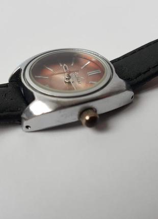 Красивые часы kahuna, кварц, ремешок натуральная кожа.2 фото