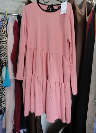 Платье персикового цвета с карманами