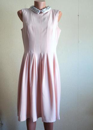 Сукня з комірцем