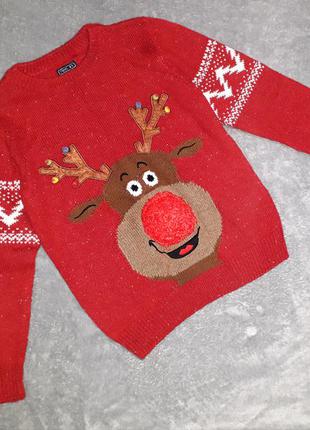 Новогодний свитер с оленем красный