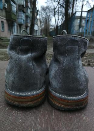 Чоловічі сірі замшеві черевики чукки dunhill5 фото
