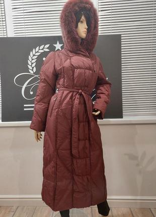 Женское пальто пуховик с натуральным меховым воротником