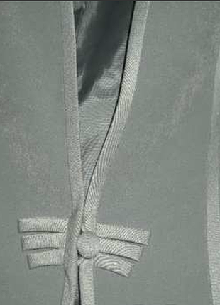 Піджак сіро-сріблястого кольору.р.46