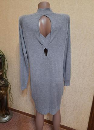 Удлиненный свитер платье с красивой спиной и рукавами.1 фото