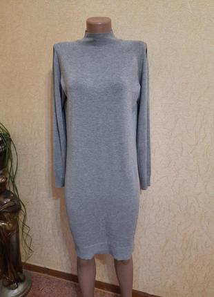 Удлиненный свитер платье с красивой спиной и рукавами.2 фото