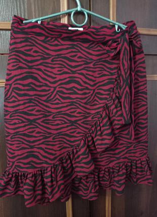 Красива спідниця на запах