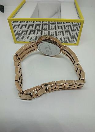 Кварцові наручні жіночі годинники золотого кольору liz claiborne6 фото