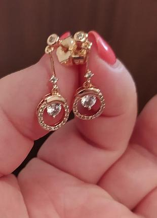 Красивые серьги медицинское золото