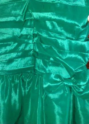 Платье изумрудного цвета,44 размера