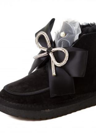На модерации кожаные ботинки угги fashion черные 107ll5655 черн/бант (р. 27-36)