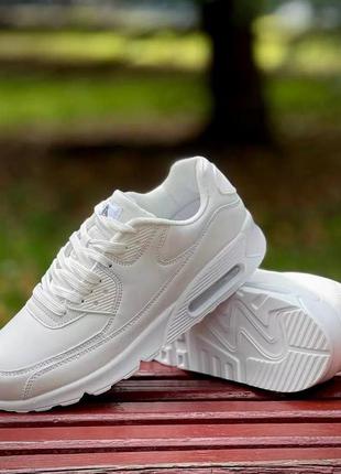 Мужские кроссовки белые