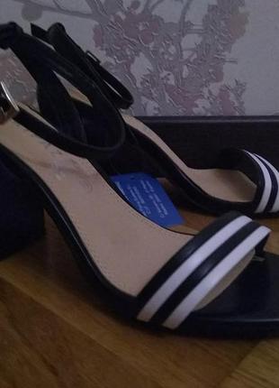 Нові красиві босоніжки на підборах marypaz, іспанія, 39 розмір