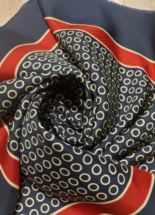 Yvessaintlaurent, вінтажний хустку.