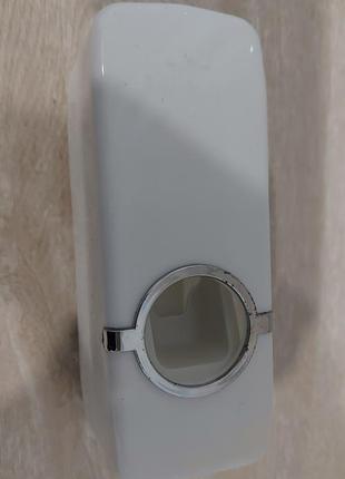 Автоматический дозатор для зубной пасты , или подарю к покупке