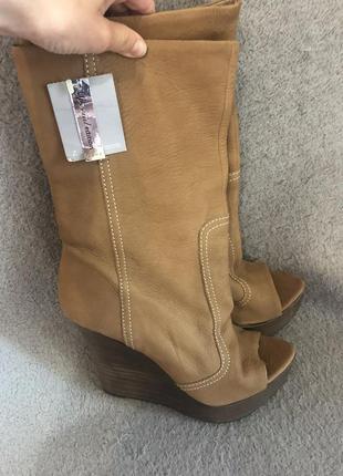 Шкіряні чоботи zara на платформі