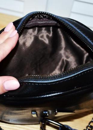 Черная женская кожаная сумка на пояс и через плечо, напоясная стильная сумочка7 фото