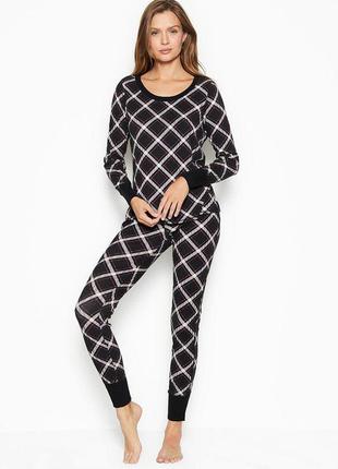Розмір l (48-50). чорна жіноча термо піжама victoria's secret, кофта та штани, домашній костюм ромби