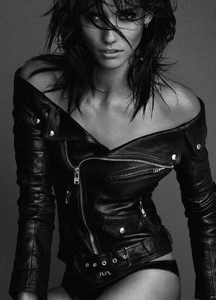Размер 40-42. женский, осенний черный кожаный пиджак-куртка, эко кожа3 фото