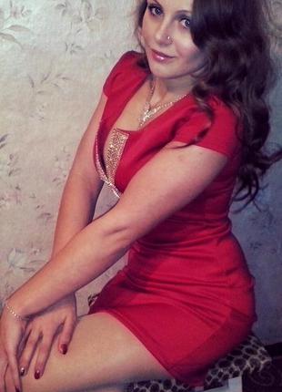 Сексуально елегантне червоне плаття4 фото