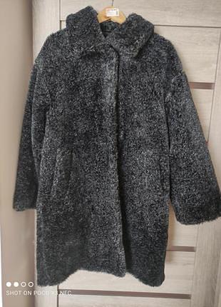 Красивая комфортная шубка
