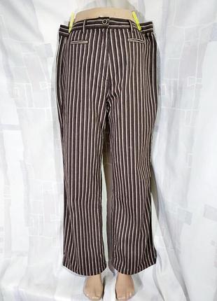 Интересные стрейчевые брюки в полоску, 96% хлопка