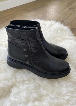 Шкіряні черевики