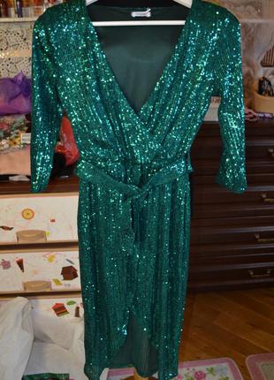 Шикарнейшее платье из мелких сверкающих паеток цвета изумруд! + пояс!6 фото