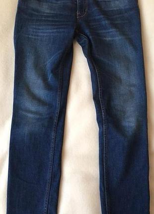 Синие джинсы zara