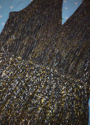 Блестящее платье