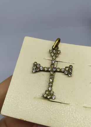 Винтажный крестик с камнями